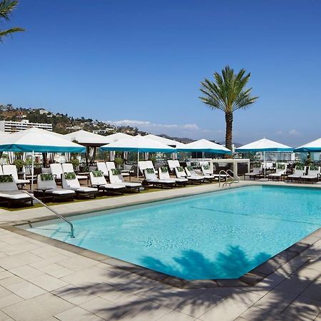The London West Hollywood At Beverly Hills Exterior foto The pool at the Beverly Hills Hotel
