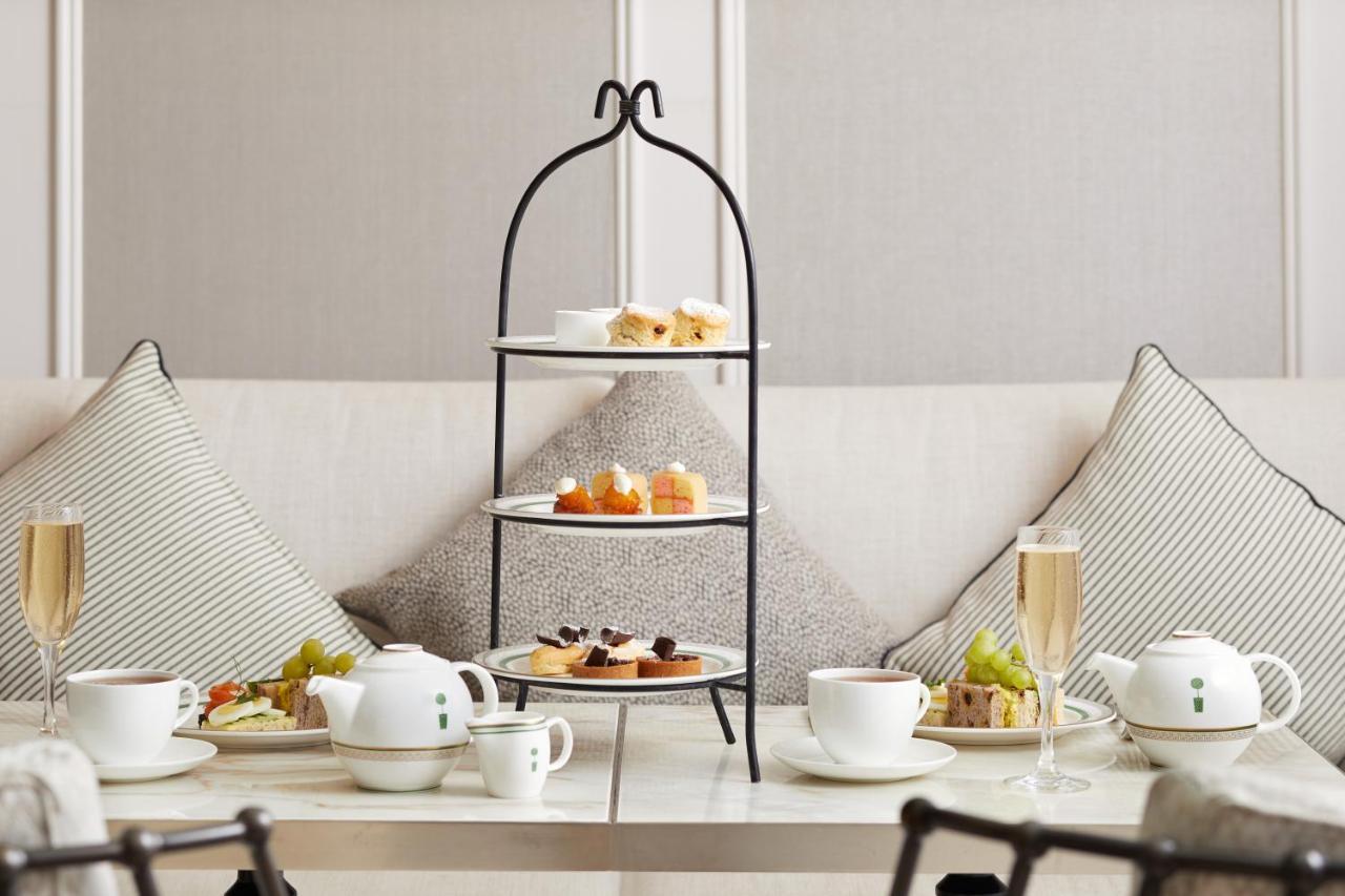 The London West Hollywood At Beverly Hills Exterior foto A three-tiered cake stand